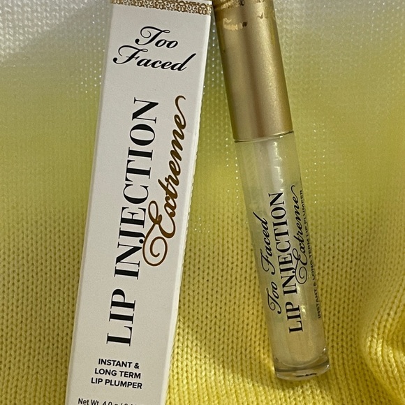 TOO FACED Lip Injection Extreme Lip Plumper in Clear - Picture 6 of 11